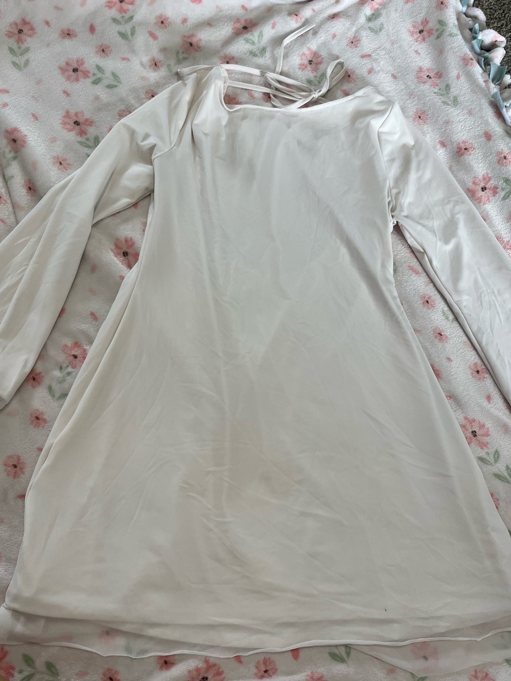 White Long Sleeve Swing Dress with open Back and Tie